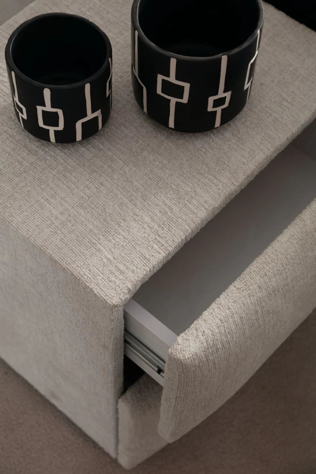 Table de chevet Chenille